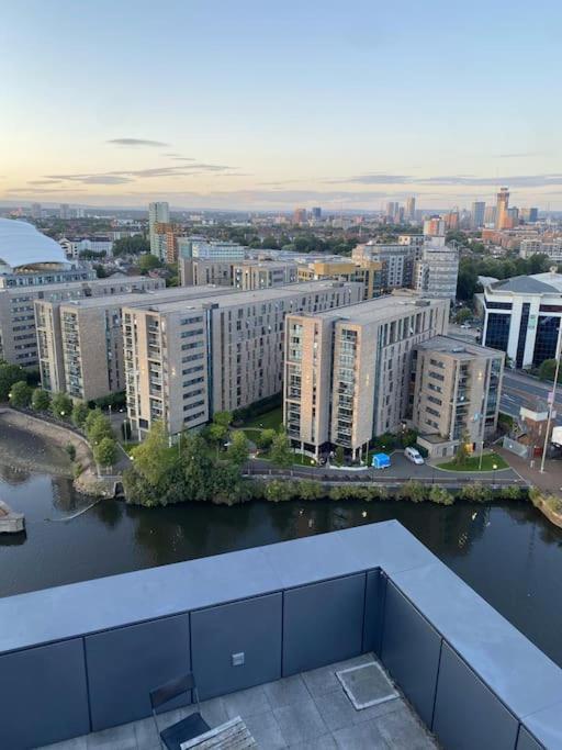 Central Manchester-1Br Apartment Free Parking-Cinema Room Exterior photo