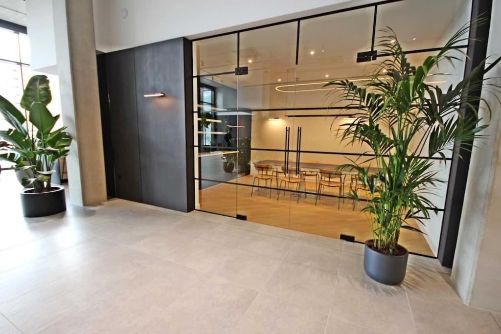 Central Manchester-1Br Apartment Free Parking-Cinema Room Exterior photo