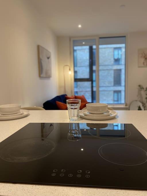 Central Manchester-1Br Apartment Free Parking-Cinema Room Exterior photo