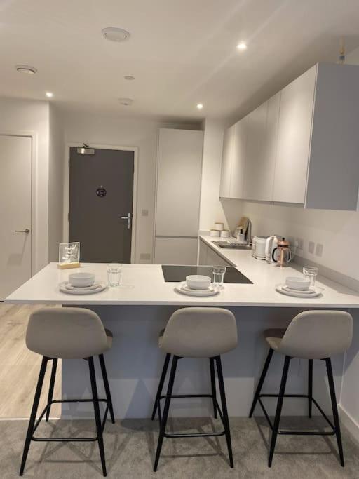 Central Manchester-1Br Apartment Free Parking-Cinema Room Exterior photo